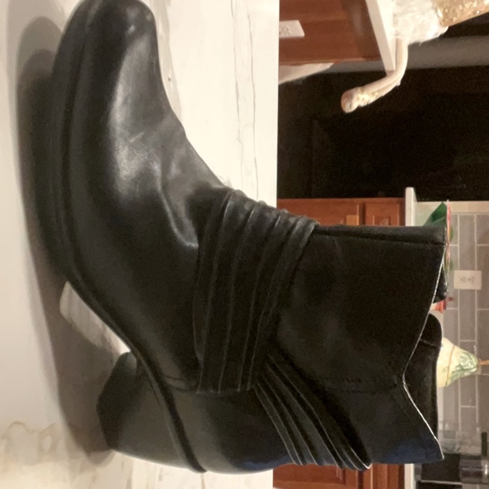 Clark booties very comfortable black leather size 7